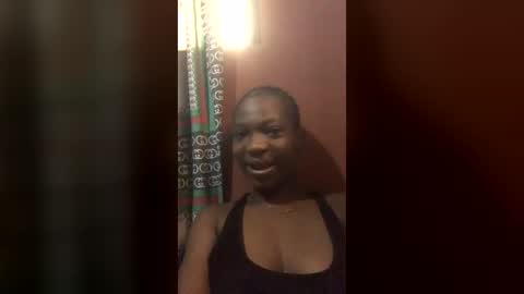 Snapshot of honeycee_petite chatting on 14, 7, 2026 anni online show from 14, 7, 2026