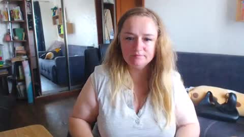 Snapshot of honeydewmolly chatting on 1, 7, 2026 HoneydewMolly online show from 1, 7, 2026