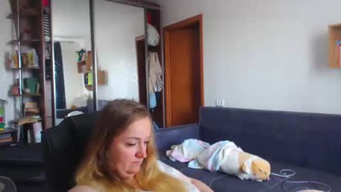 Snapshot of honeydewmolly chatting on 7, 7, 2026 HoneydewMolly online show from 7, 7, 2026