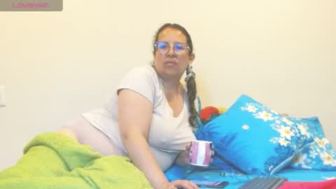 Snapshot of honeyhotpaty chatting on 17, 6, 2026 sofia online show from 17, 6, 2026