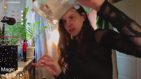 Molly  online show from 26, 9, 2025