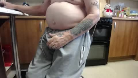 Snapshot of honeymaster290 chatting on 16, 12, 2025 honeymaster290 online show from 16, 12, 2025