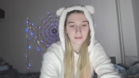 honeyveil online show from 22, 11, 2025