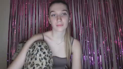 honeyveil online show from 25, 2, 2026