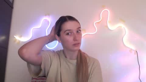 honeyveil online show from 23, 3, 2026