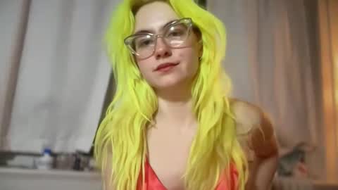 Emi Rose online show from 21, 12, 2025