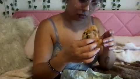 honeyyy89 online show from 10, 2, 2026