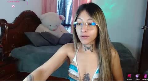 Hoollly Jones online show from 17, 12, 2025