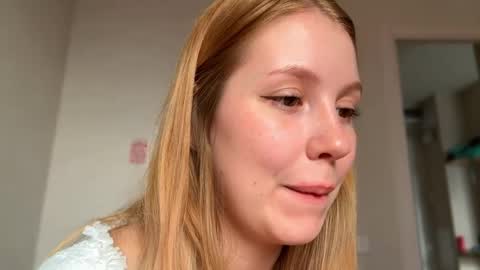 Snapshot of horney_audrey chatting on 25, 4, 2026 Audrey online show from 25, 4, 2026