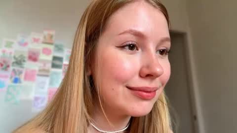 Snapshot of horney_audrey chatting on 27, 4, 2026 Audrey online show from 27, 4, 2026