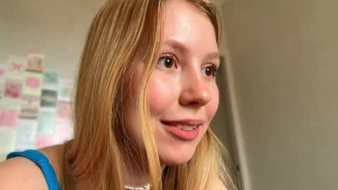 Snapshot of horney_audrey chatting on 9, 5, 2026 Audrey online show from 9, 5, 2026