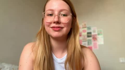 Snapshot of horney_audrey chatting on 16, 5, 2026 Audrey online show from 16, 5, 2026