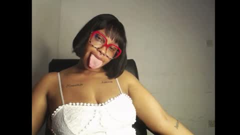 Snapshot of horny_ebonygirl_ chatting on 23, 4, 2026 horny_ebonygirl_ online show from 23, 4, 2026
