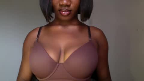 Snapshot of horny_goddess_delilah chatting on 8, 5, 2026 delilah online show from 8, 5, 2026