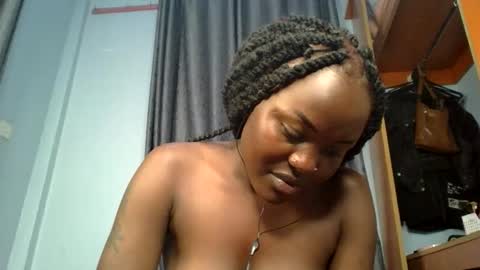 horny_lunah online show from 27, 4, 2026