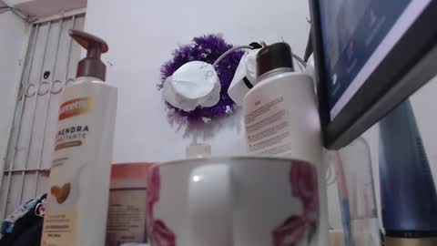Snapshot of horny_mommy17 chatting on 26, 4, 2026 armina online show from 26, 4, 2026