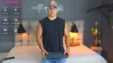 horny_nick18 online show from 23, 12, 2025