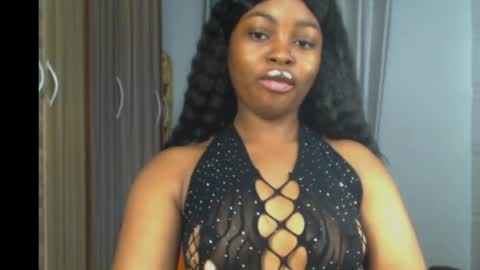 sandy online show from 28, 3, 2026