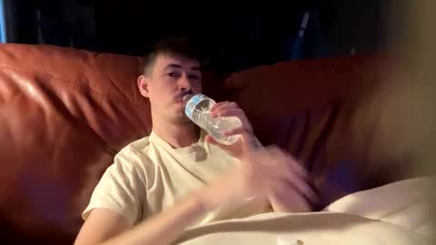 Justin 7 inches online show from 12, 9, 2025