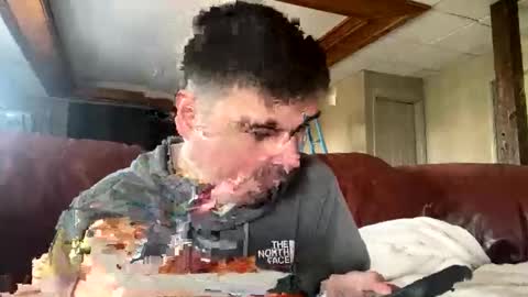 Justin 7 inches online show from 16, 11, 2025