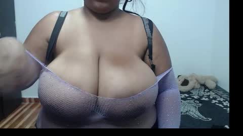 Snapshot of hornyboobs18 chatting on 3, 10, 2025 karen online show from 3, 10, 2025