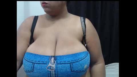 Snapshot of hornyboobs18 chatting on 19, 10, 2025 karen online show from 19, 10, 2025