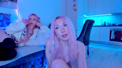 Snapshot of hornybunnys chatting on 15, 12, 2024 Alex and Rosie online show from 15, 12, 2024