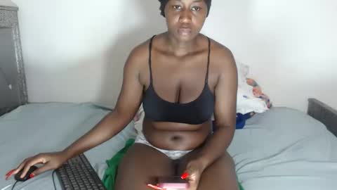 Snapshot of hornygal256 chatting on 25, 11, 2025 hornygal256 online show from 25, 11, 2025