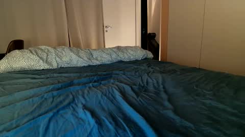 hornyslutass online show from 4, 4, 2026