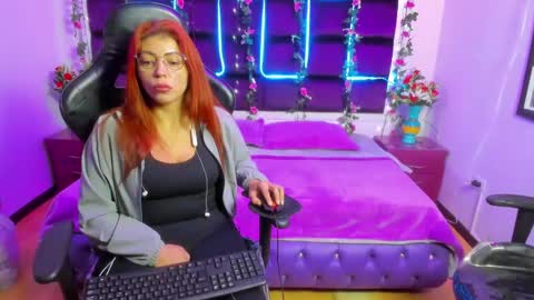 Snapshot of hornyy_mom chatting on 25, 2, 2025 hornyy mom online show from 25, 2, 2025