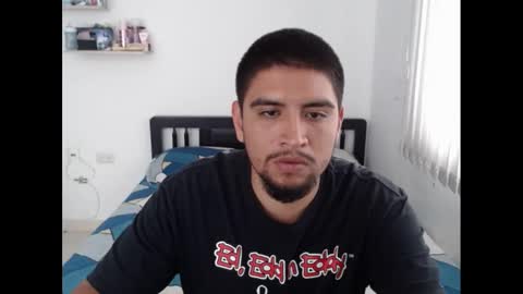 Snapshot of hot__husbands chatting on 5, 2, 2025 hot__husbands online show from 5, 2, 2025