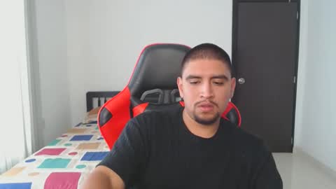 Snapshot of hot__husbands chatting on 21, 2, 2025 hot__husbands online show from 21, 2, 2025