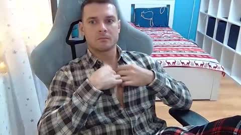 hot_cap_77 online show from 17, 12, 2025