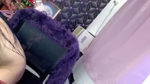 Snapshot of hot_chelly chatting on 21, 11, 2025 hot_chelly online show from 21, 11, 2025