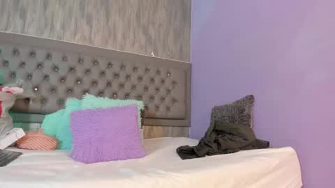 AGATHA CONNORS online show from 6, 12, 2024