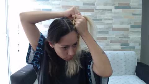 Mia online show from 5, 10, 2025