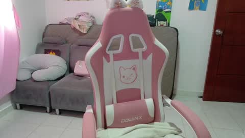 Mia online show from 2, 4, 2026