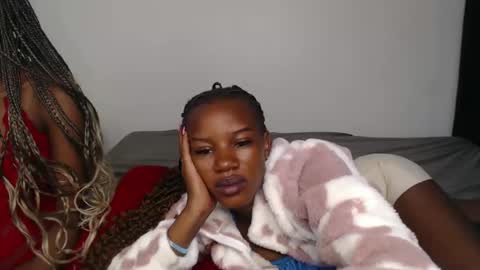 Snapshot of hot_petite1 chatting on 3, 12, 2024 Hot petite online show from 3, 12, 2024