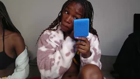 Snapshot of hot_petite1 chatting on 4, 12, 2024 Hot petite online show from 4, 12, 2024