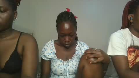 Snapshot of hot_petite1 chatting on 4, 11, 2025 Hot petite online show from 4, 11, 2025