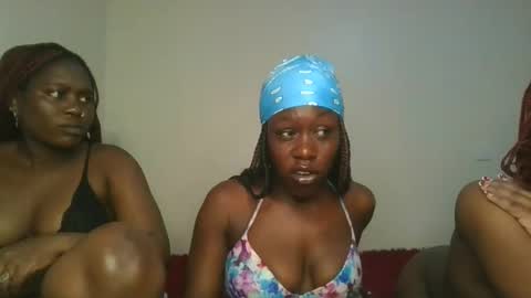 Snapshot of hot_petite1 chatting on 5, 11, 2025 Hot petite online show from 5, 11, 2025