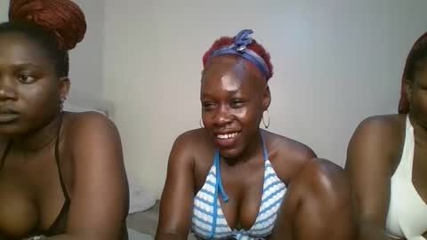 Snapshot of hot_petite1 chatting on 7, 11, 2025 Hot petite online show from 7, 11, 2025