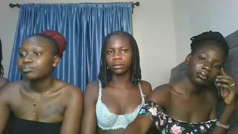 Snapshot of hot_petite1 chatting on 20, 12, 2025 Hot petite online show from 20, 12, 2025