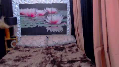 Julli Anna online show from 19, 12, 2025