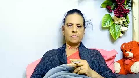 hot queen online show from 14, 6, 2026