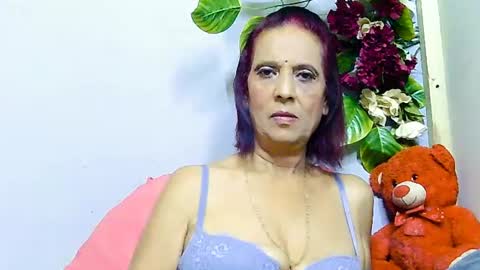 hot queen online show from 24, 6, 2026