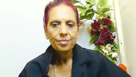 hot queen online show from 27, 6, 2026