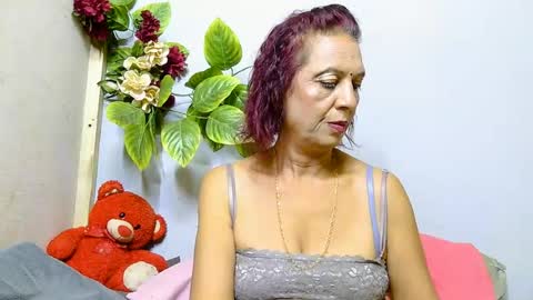 hot queen online show from 23, 7, 2026