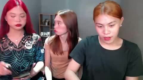 Snapshot of hot_selenaxx chatting on 28, 12, 2024 Selena online show from 28, 12, 2024