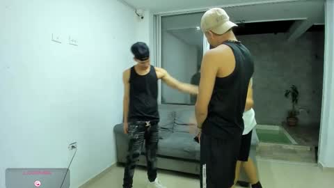 Vanesa Oliver and Andrew online show from 22, 11, 2025